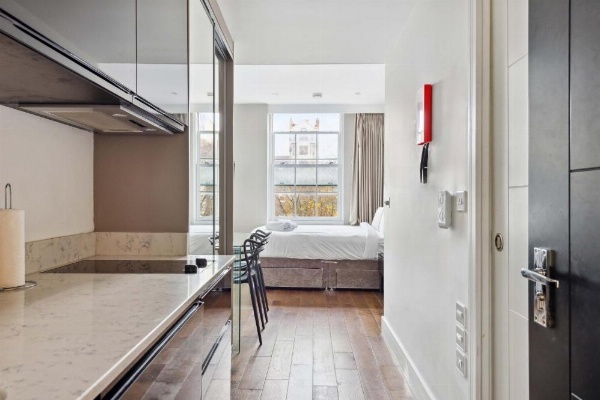 Golden Square image 12