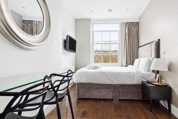 Golden Square image 14