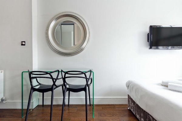 Golden Square image 18