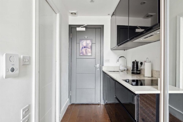 Golden Square image 19