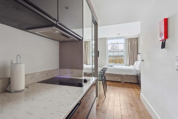 Golden Square image 22