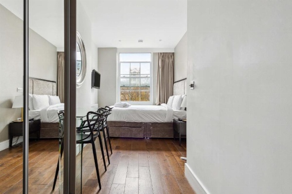 Golden Square image 23