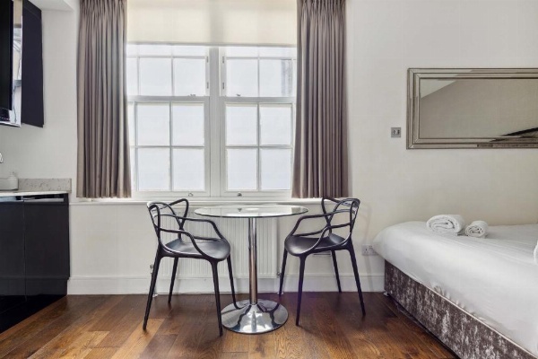 Golden Square image 29